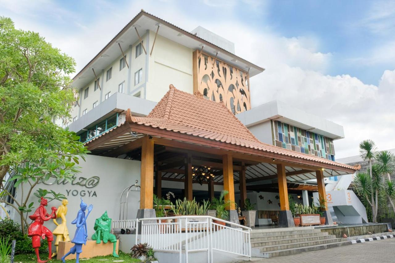 Burza Hotel Yogyakarta Esterno foto