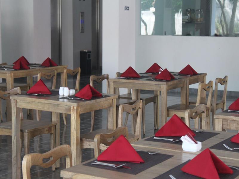 Burza Hotel Yogyakarta Esterno foto