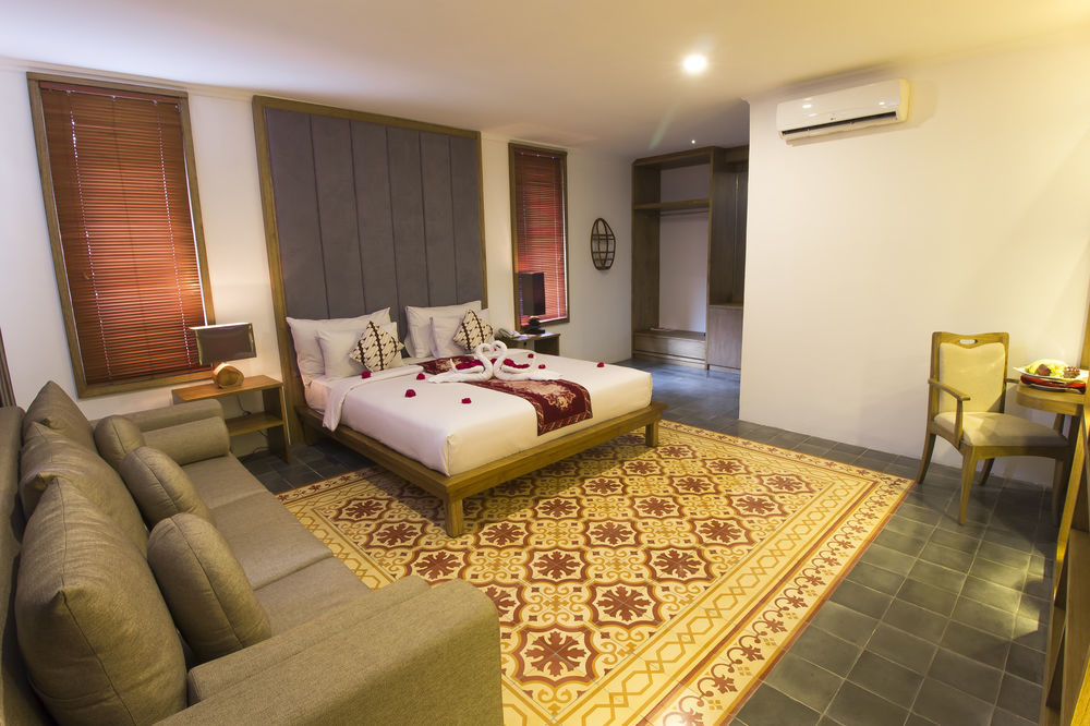 Burza Hotel Yogyakarta Esterno foto