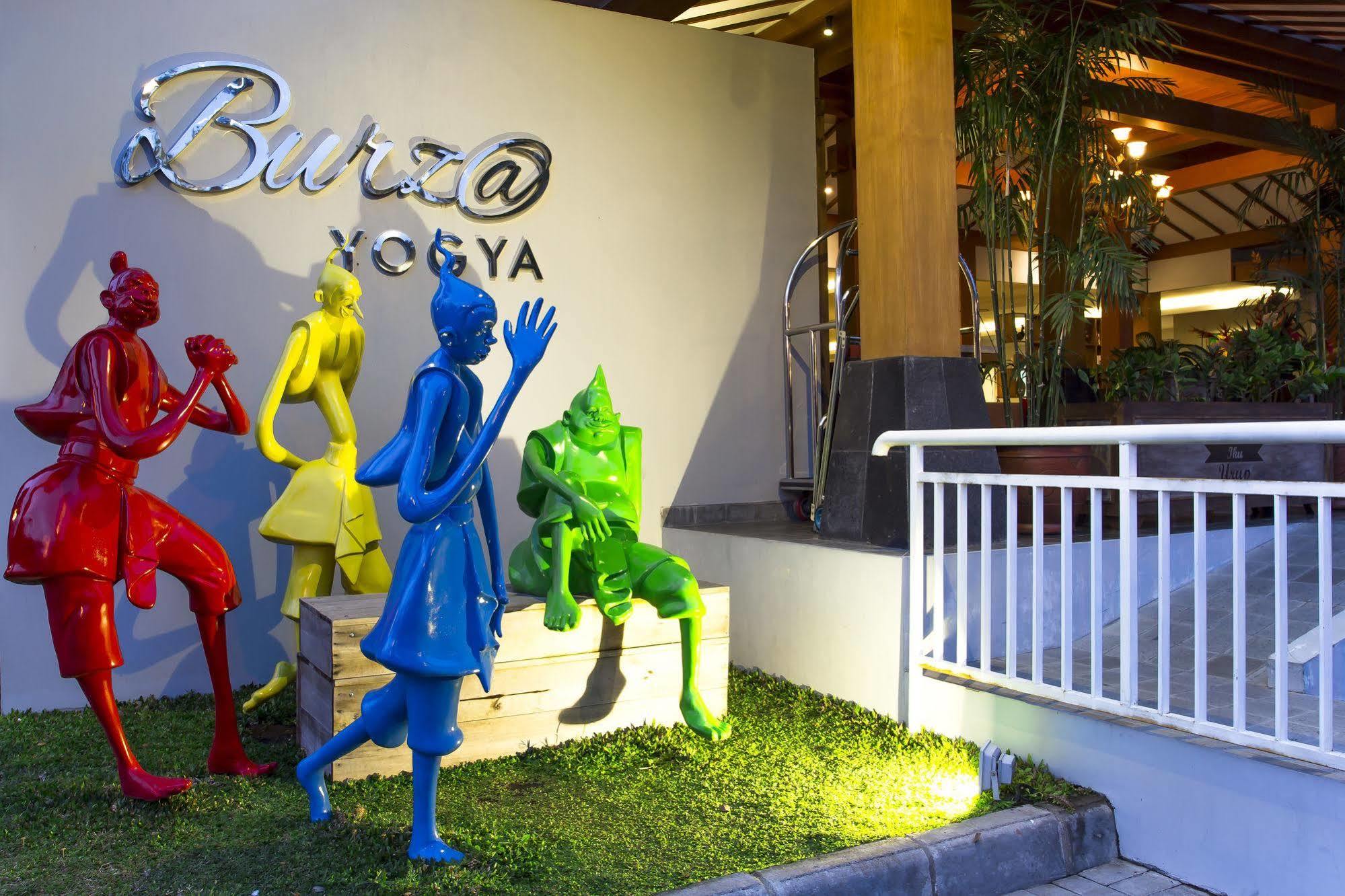 Burza Hotel Yogyakarta Esterno foto