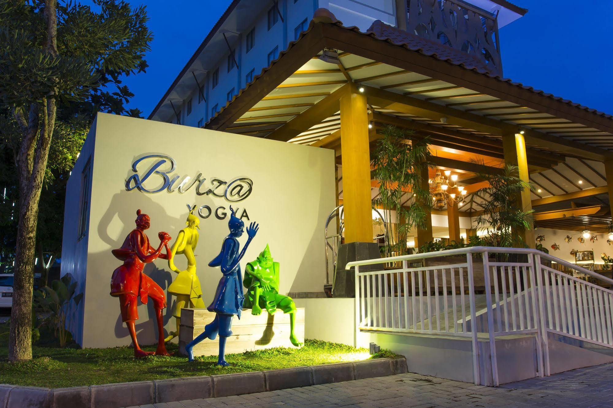 Burza Hotel Yogyakarta Esterno foto